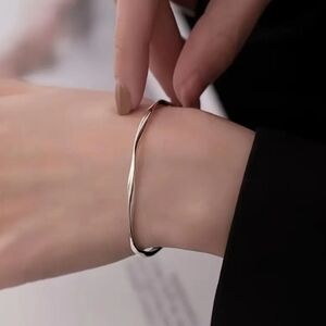 Silver Minimalist Curve Wave Cuff Bracelet